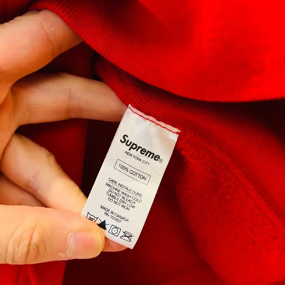 Authentic Supreme Men's Red Sweatshirt Size Medium - Picture 2 of 16